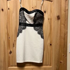 LIKE NEW Guess Strapless Black and Cream Cocktail Dress size 0